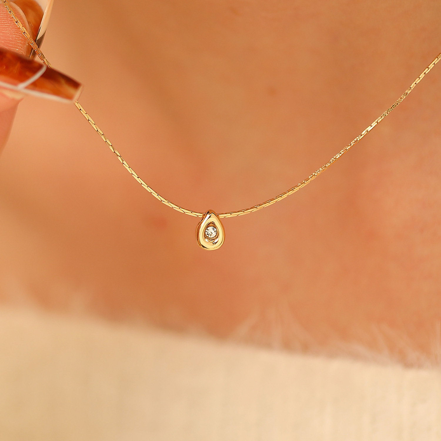 Colar de Pérolas com Pingente  - Pearl Trim Chain avaliação e preço