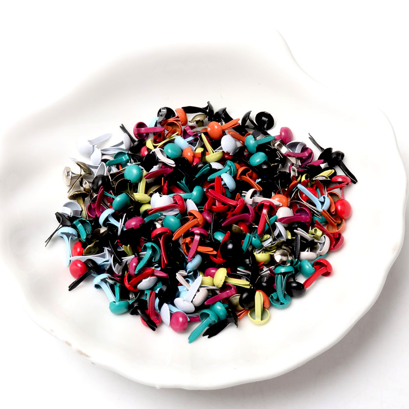 Conjunto de 100 Brads Redondos - Embellishments For Scrapbooking avaliação e preço